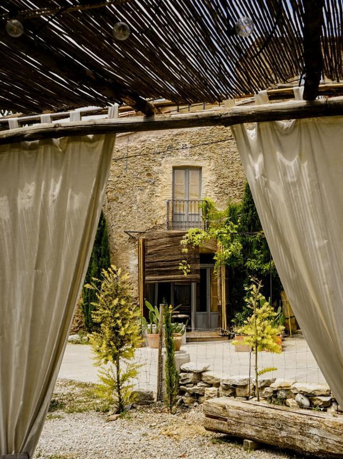 Tat, Loft In A Old Coach House Apartment Sant Jordi Desvalls